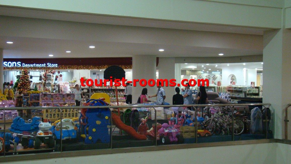  ROBINSONS DEPARTMENT STORE BESIDE ONE ADRIATICO PLACE APARTMENT IN MALATE MANILA