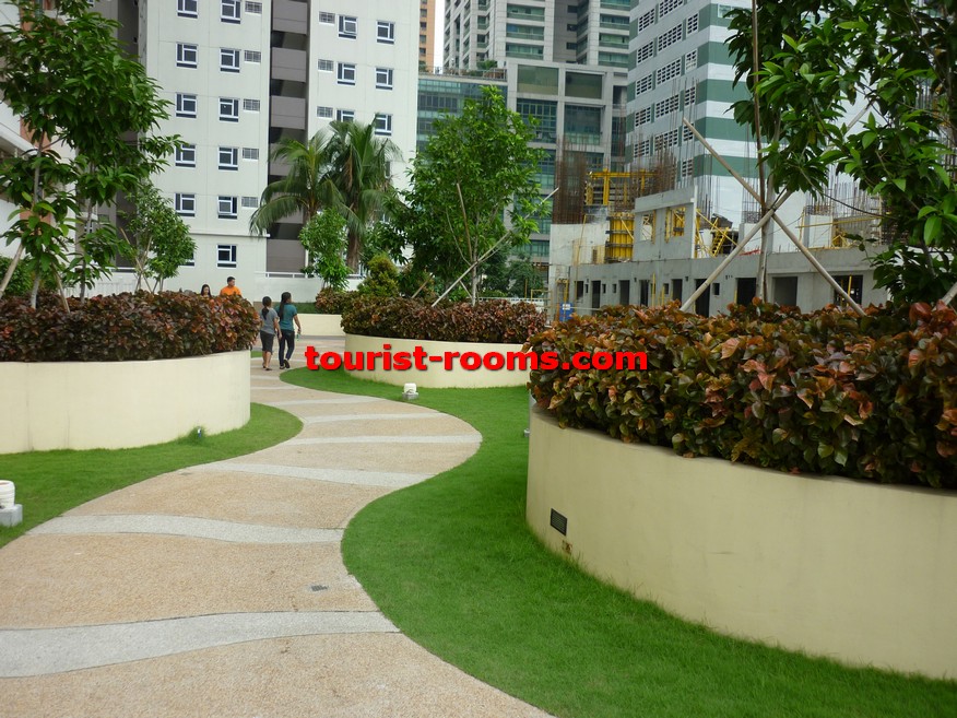 PATHWAY AND GARDEN AT GATEWAY GARDEN HEIGHTS,GATEWAY GARDEN HEIGHTS,MANILA APARTMENTS FOR RENT,APARTMENT NEAR BONI MRT STATION FOR RENT,APARTMENT NEAR FORUM ROBINSONS MALL FOR RENT,APARTMENT AT MANDALUYONG FOR RENT,MANDALUYONG APARTMENT,MANDALUYONG APARTMENT FOR RENT