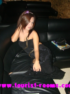 Friendly ermita malate ktv girl with sweet smile