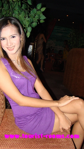 WELL DRESSED LADY AT KTV CLUB AT MALATE MANILA